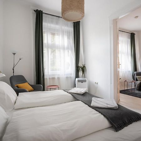 Gellert Mountain Apartment Budapest Bagian luar foto