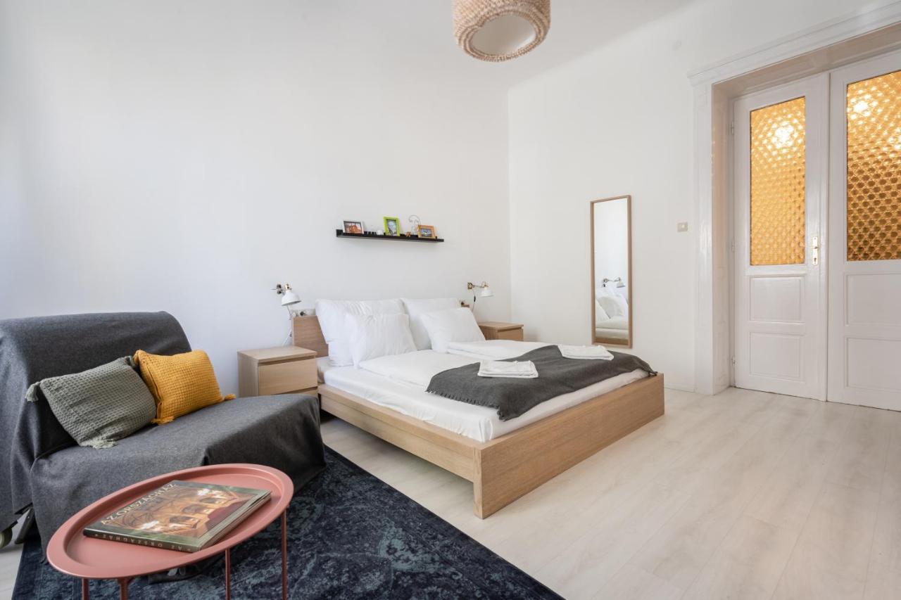 Gellert Mountain Apartment Budapest Bagian luar foto