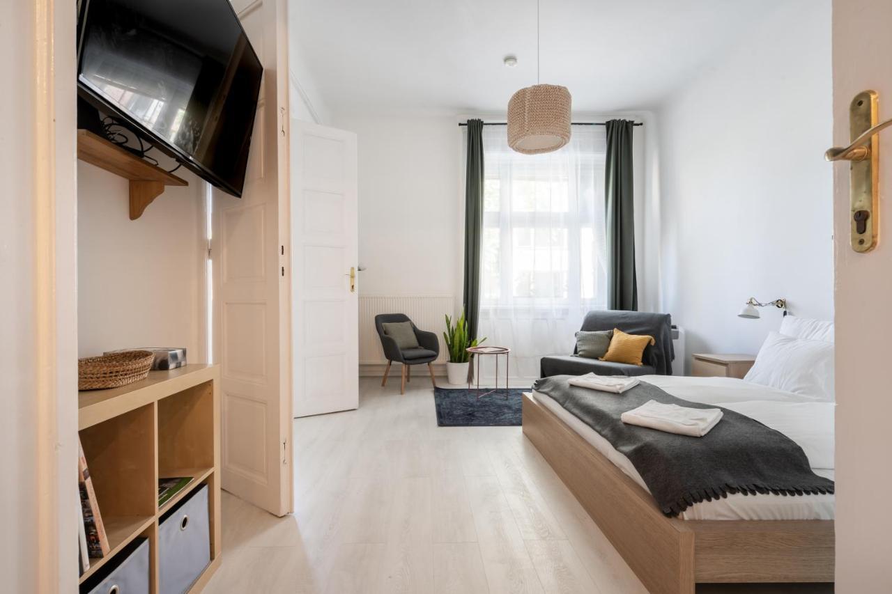 Gellert Mountain Apartment Budapest Bagian luar foto