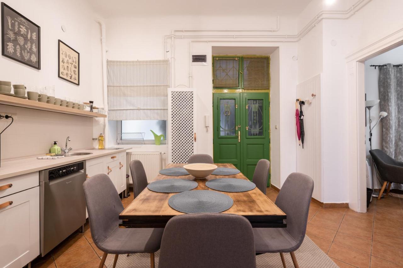 Gellert Mountain Apartment Budapest Bagian luar foto