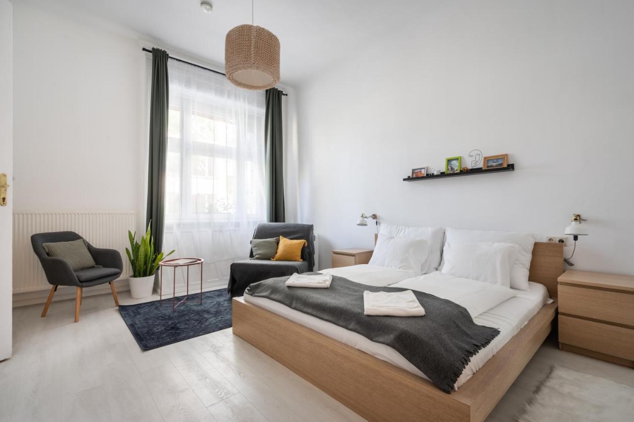 Gellert Mountain Apartment Budapest Bagian luar foto