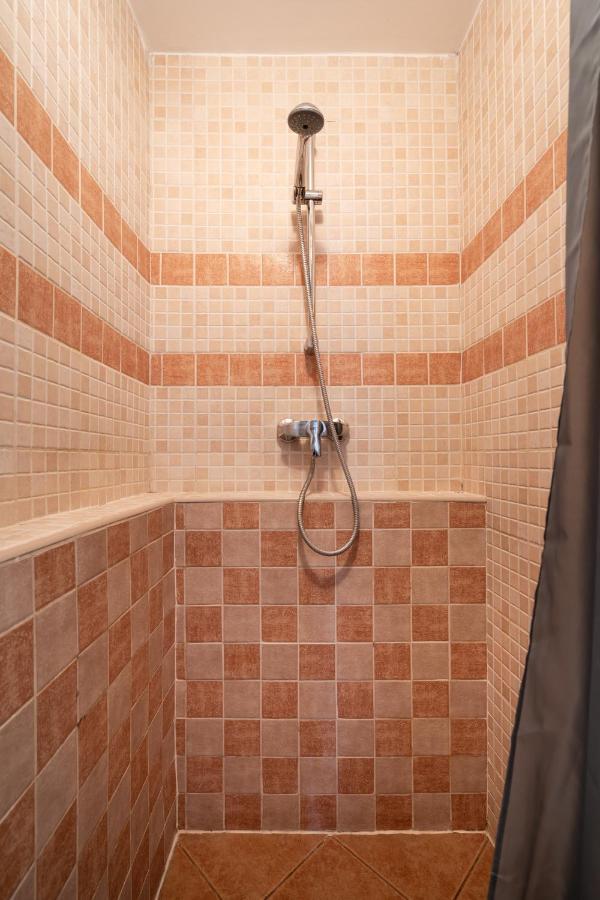 Gellert Mountain Apartment Budapest Bagian luar foto