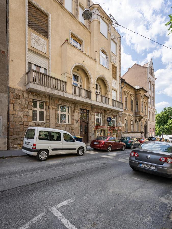 Gellert Mountain Apartment Budapest Bagian luar foto